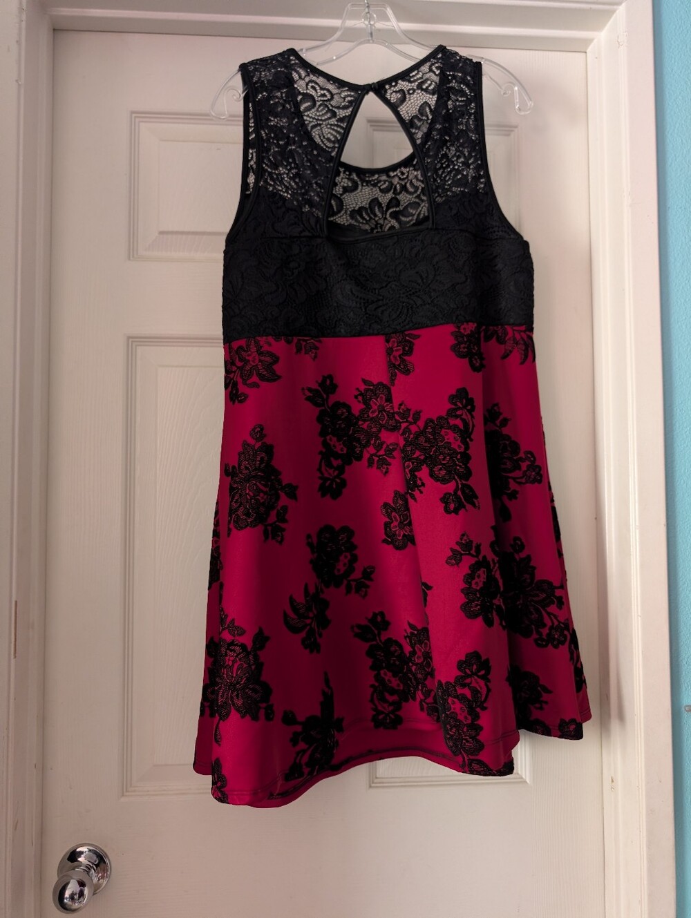 2X VIBE - Black Lace & Magenta Floral Sleeveless Dress